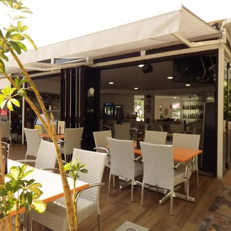 In Castle Harbour, Cristianos C003 Daire