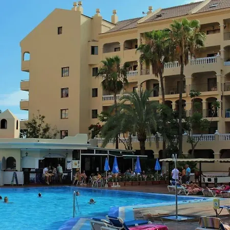 In Castle Harbour, Cristianos C003 * Лос Кристианос